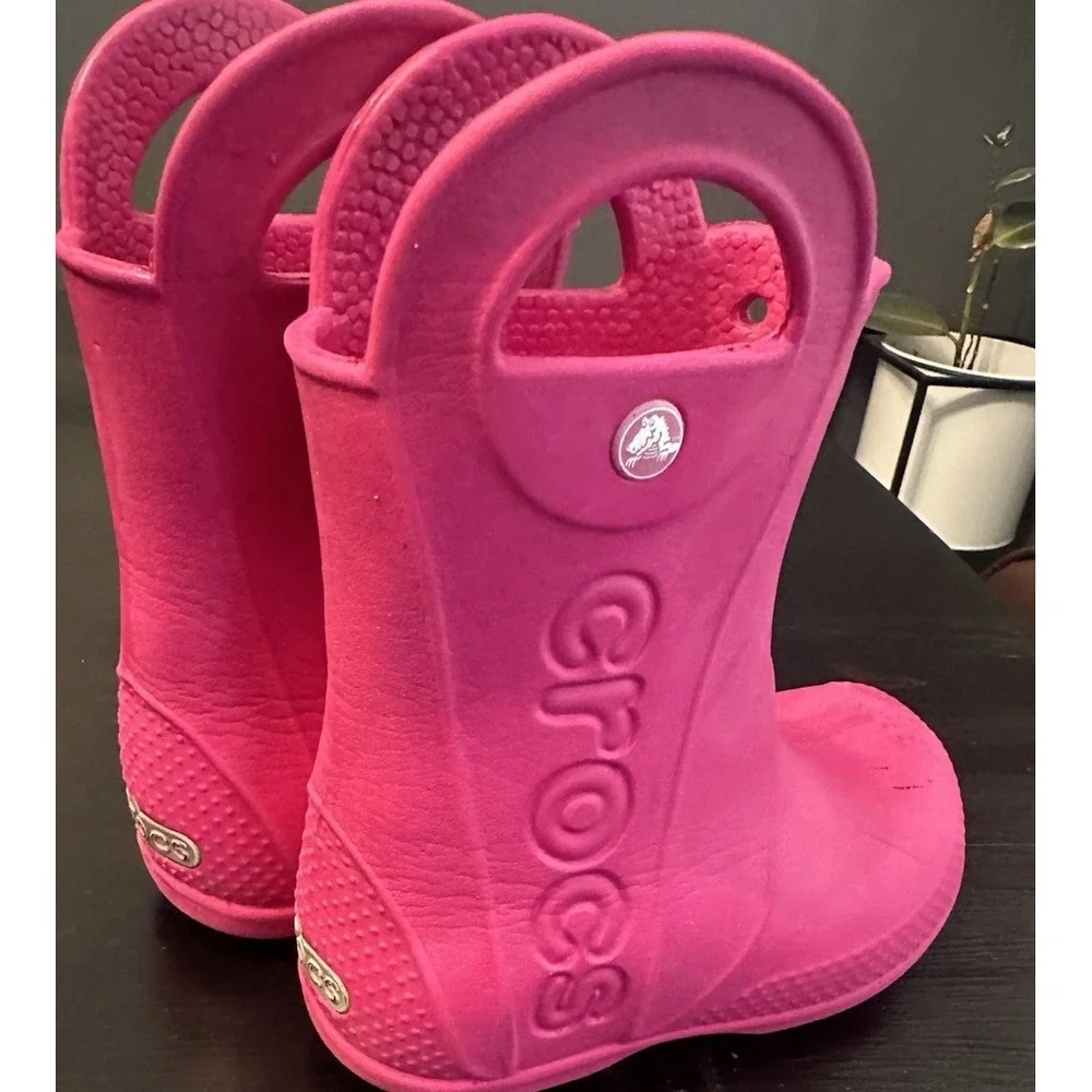 Crocs Pink Rain Boots Pull On Lightweight Rubber Girls Size 9